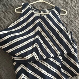 Women’s XL size 18 Lands End knee-length dress. Paid $30. Asking $10